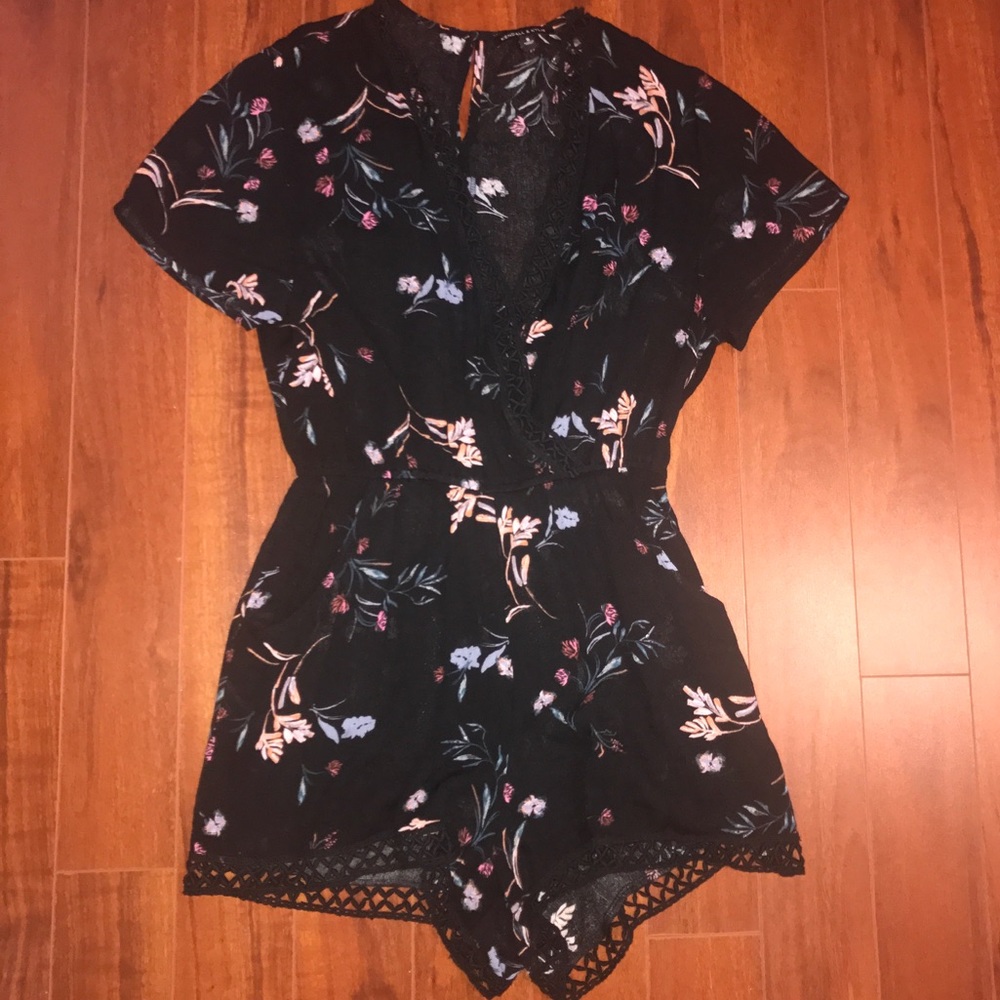 Floral Romper🌸😊